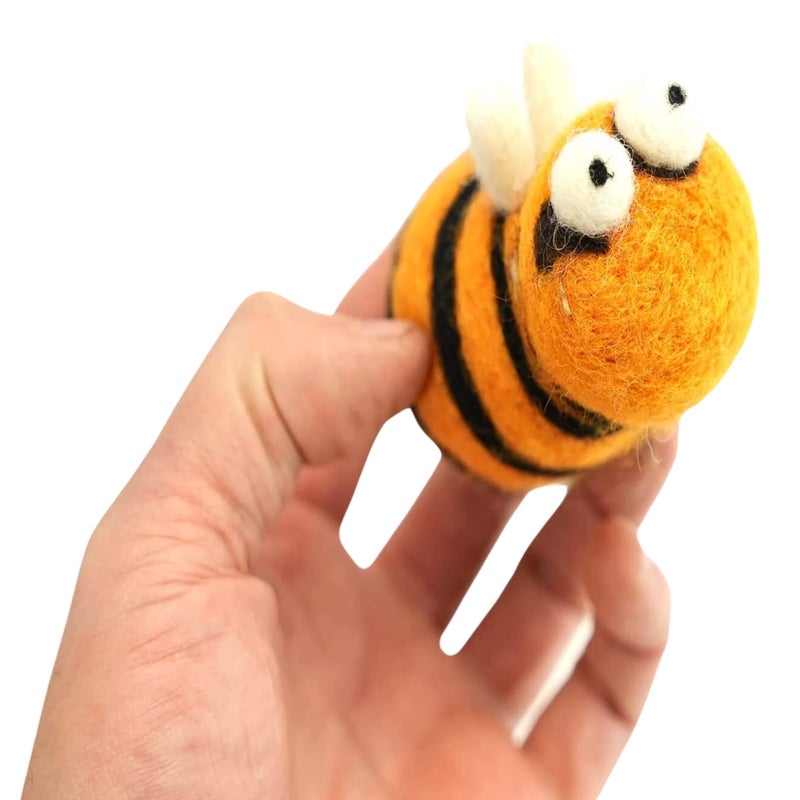 Woolbuddy Needle Felting Kit for Beginners Adults, Bee and Ladybug Animal Craft Set, Includes Materials, Tools, and Instructions for DIY Hobbyists - Image 4
